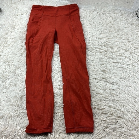 Lululemon Time To Sweat Crop *23" Stride Emboss Cayenne - Picture 1 of 6
